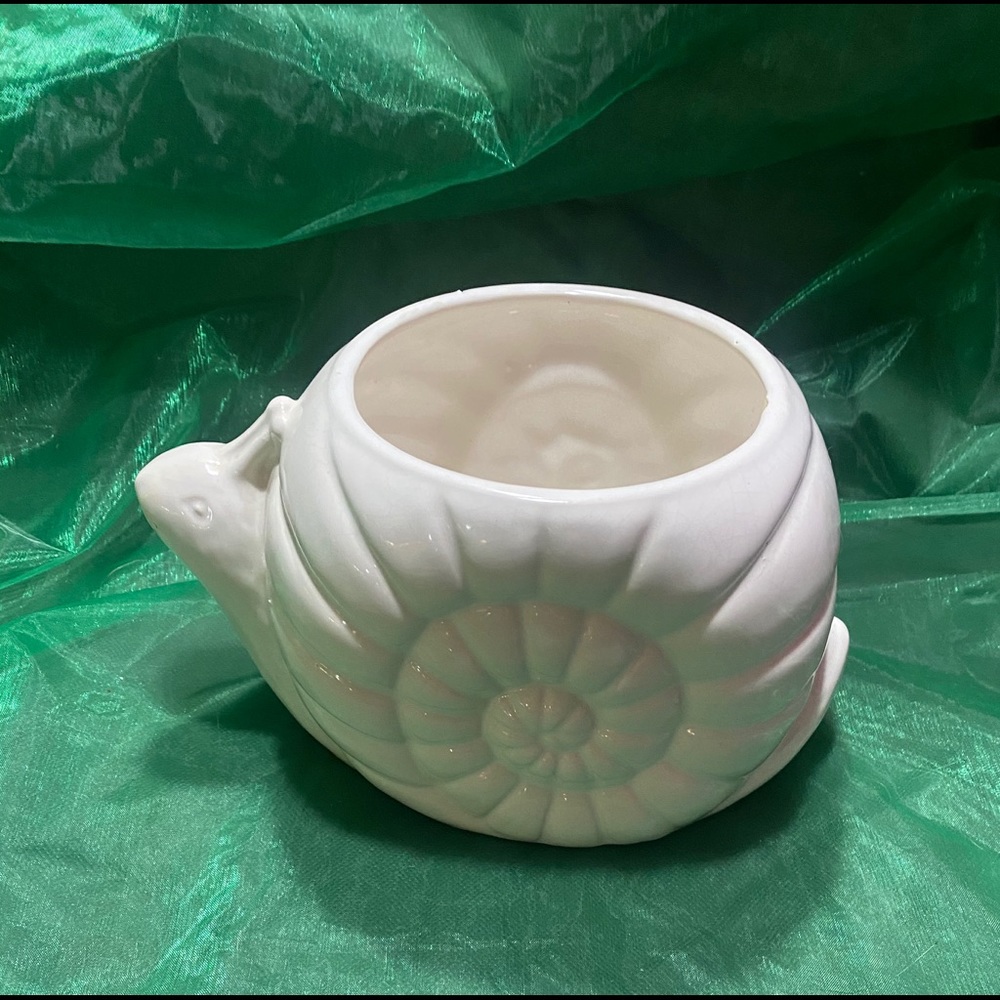 Snail planter decor flower holder vintage guc